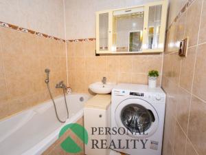 Prodej bytu 3+1, Komárov, Okružní, 65 m2