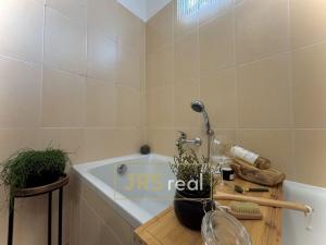 Pronájem bytu 1+kk, Zlín, Zelinova, 35 m2