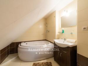 Prodej apartmánu, Klokočov, Slovensko, 866 m2