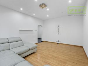 Prodej bytu 4+1, Mariánské Lázně - Úšovice, Hroznatova, 79 m2