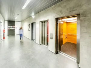 Pronájem kanceláře, Praha - Smíchov, Nádražní, 539 m2