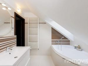 Prodej rodinného domu, Mníšek pod Brdy, Rymaně, 162 m2
