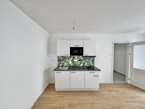 Pronájem bytu 2+kk, Praha - Vinohrady, Varšavská, 49 m2