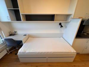 Pronájem bytu 1+kk, Praha - Holešovice, Na zátorách, 15 m2