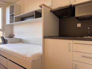 Pronájem bytu 1+kk, Praha - Holešovice, Na zátorách, 15 m2