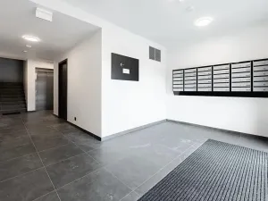 Pronájem bytu 2+kk, Praha - Hlubočepy, Slivenecká, 37 m2