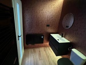 Prodej - jiné, Praha - Staré Město, Betlémské náměstí, 24 m2