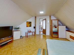 Prodej rodinného domu, Kralice nad Oslavou - Horní Lhotice, 210 m2