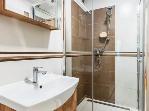 Pronájem bytu 3+1, Čaková, 77 m2