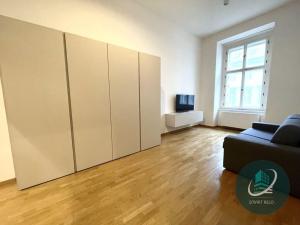 Pronájem bytu 2+kk, Praha - Karlín, Sokolovská, 75 m2