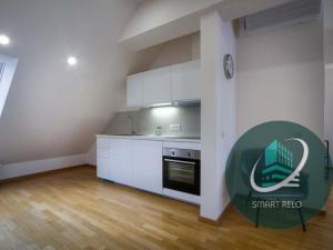 Pronájem bytu 2+kk, Praha - Karlín, Sokolovská, 77 m2