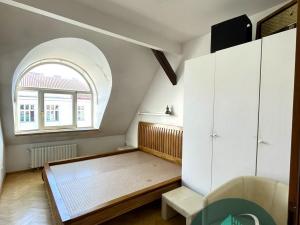 Pronájem bytu 3+kk, Praha - Smíchov, Matoušova, 98 m2