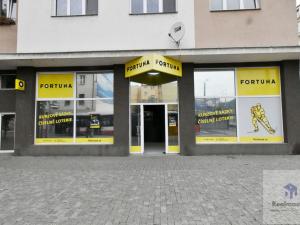 Pronájem obchodního prostoru, Ústí nad Labem - Ústí nad Labem-centrum, Velká Hradební, 77 m2