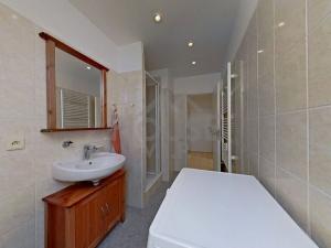 Prodej bytu 2+1, Praha - Radotín, Věštínská, 60 m2