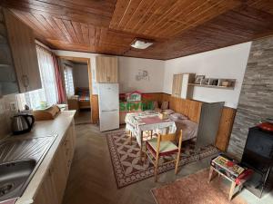 Prodej chaty, Klášterec nad Ohří - Miřetice u Klášterce nad Ohří, Mariánské údolí, 46 m2