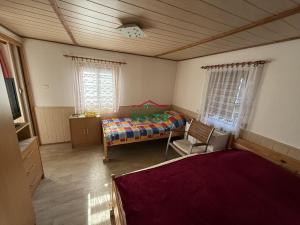 Prodej chaty, Klášterec nad Ohří - Miřetice u Klášterce nad Ohří, Mariánské údolí, 46 m2