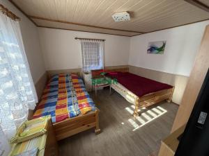 Prodej chaty, Klášterec nad Ohří - Miřetice u Klášterce nad Ohří, Mariánské údolí, 46 m2