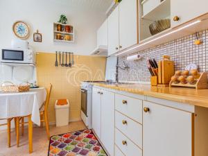 Prodej bytu 2+1, Praha - Troja, Písečná, 42 m2