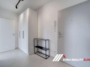 Prodej bytu 1+kk, Otrokovice, tř. Spojenců, 35 m2
