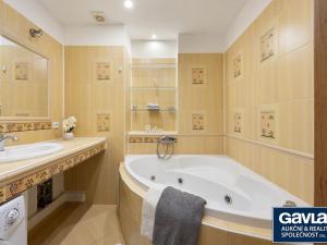 Pronájem bytu 2+kk, Ostrava - Poruba, Porubská, 66 m2