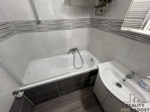 Pronájem bytu 2+1, Moravský Krumlov, Husova, 48 m2