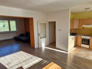 Prodej bytu 3+kk, Pozlovice, Hlavní, 74 m2