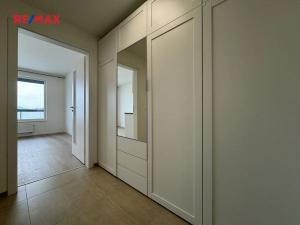 Pronájem bytu 1+kk, Praha - Hloubětín, Kolbenova, 35 m2