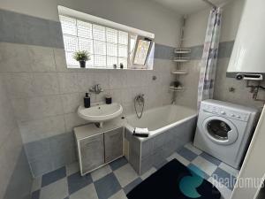 Pronájem rodinného domu, České Budějovice, Šroubárenská, 72 m2