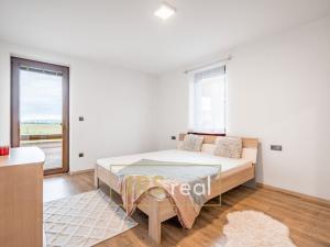 Pronájem rodinného domu, Hroznová Lhota, 140 m2