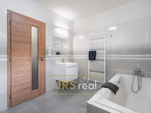 Pronájem rodinného domu, Hroznová Lhota, 140 m2
