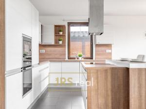 Pronájem rodinného domu, Hroznová Lhota, 140 m2