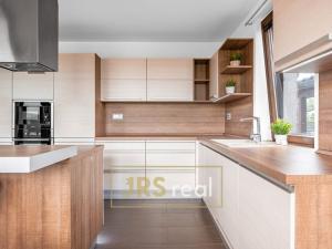 Pronájem rodinného domu, Hroznová Lhota, 140 m2