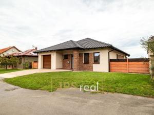 Pronájem rodinného domu, Hroznová Lhota, 140 m2