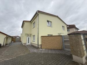Pronájem bytu 4+1, Pardubice - Mnětice, Černoborská, 140 m2