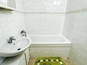 Prodej bytu 4+1, Praha - Řepy, Vondroušova, 86 m2