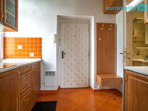 Prodej bytu 1+1, Mariánské Lázně, Hlavní třída, 35 m2