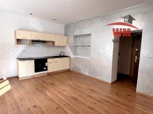 Prodej bytu 2+kk, Karlovy Vary - Stará Role, Závodu míru, 40 m2