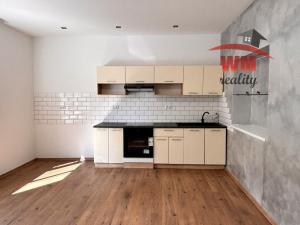 Prodej bytu 2+kk, Karlovy Vary - Stará Role, Závodu míru, 40 m2