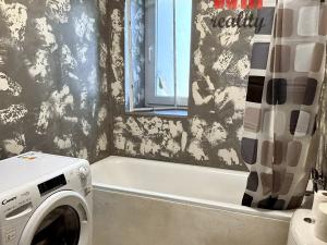 Prodej bytu 2+kk, Karlovy Vary - Stará Role, Závodu míru, 40 m2