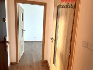 Prodej bytu 2+kk, Karlovy Vary - Stará Role, Závodu míru, 40 m2