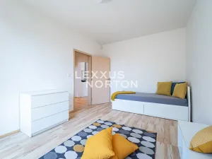 Pronájem bytu 3+kk, Praha - Hloubětín, Nepelova, 73 m2