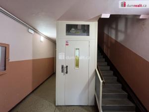 Pronájem bytu 3+1, Karlovy Vary, Krymská, 62 m2