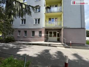 Pronájem bytu 3+1, Karlovy Vary, Krymská, 62 m2