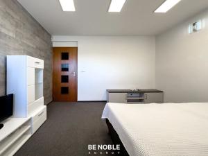Pronájem bytu 3+1, Praha - Strašnice, Královická, 64 m2
