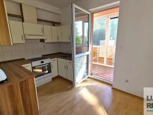 Prodej bytu 2+kk, Praha - Horní Počernice, V javorech, 42 m2