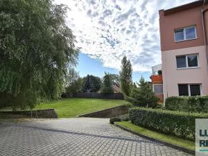 Prodej bytu 2+kk, Praha - Horní Počernice, V javorech, 42 m2