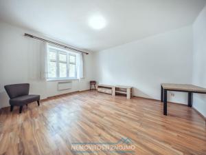 Pronájem bytu 1+1, Znojmo, Rumunská