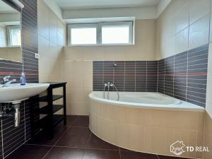Pronájem bytu 3+kk, Brno, Šmahova, 73 m2