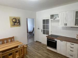 Pronájem bytu 3+1, Abertamy, Dlouhá, 61 m2