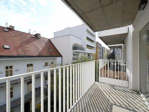 Pronájem bytu 1+kk, Praha - Karlín, Křižíkova, 35 m2
